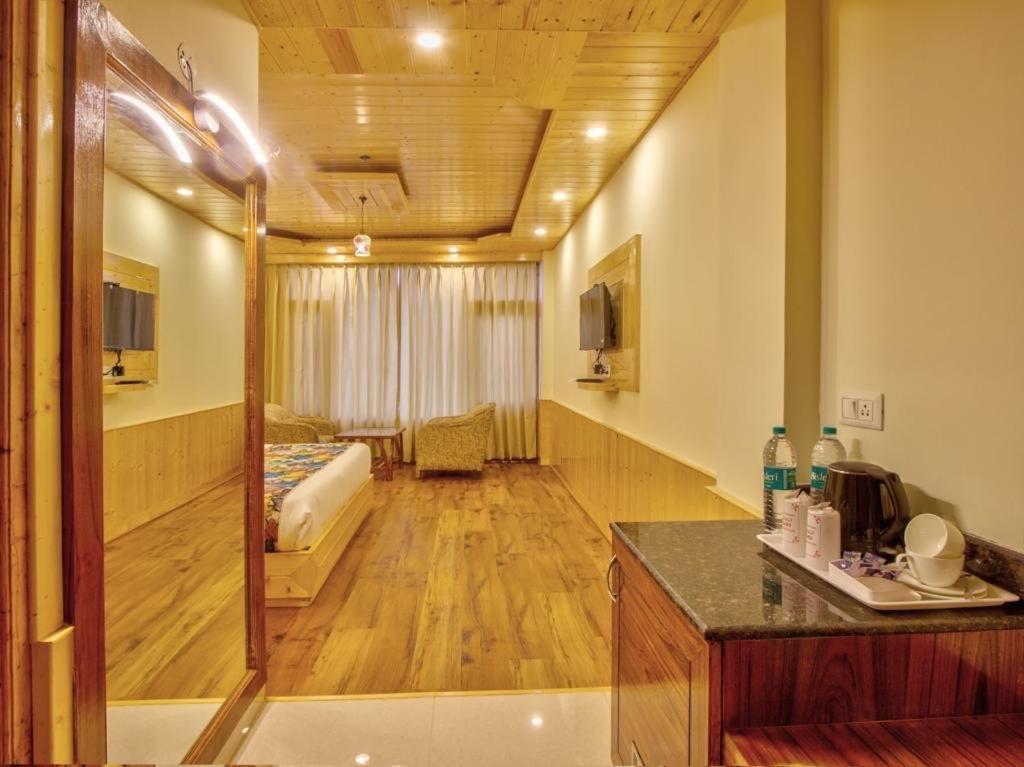 Hotel Swastik Grand Manali Exterior foto