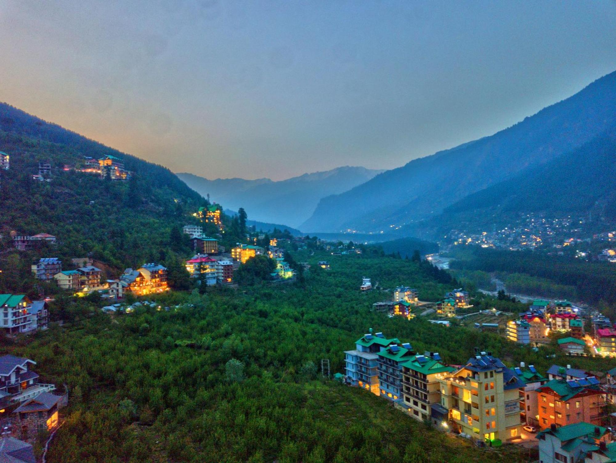 Hotel Swastik Grand Manali Exterior foto